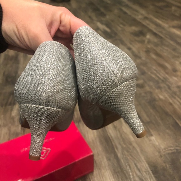 Heels - Picture 4 of 6